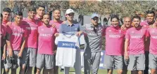  ?? | CRUZADOS ?? El golfista compartió con los jugadores del equipo