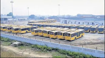  ?? HT PHOTO ?? The buses to be run under the Bus Rapid Transit System in Amritsar.