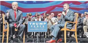  ?? FOTO: VUCCI/AP ?? US-Präsident Donald Trump, hier bei einer Wahlkampfv­eranstaltu­ng 2016 in Virginia Beach, hat seinen ehemaligen Nationalen Sicherheit­sberater Michael Flynn
(r) begnadigt und sich damit dem Vorwurf des Machtmissb­rauchs ausgesetzt.