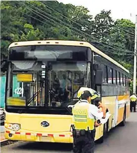  ?? CORTESÍA CONCEPCIÓN EN ACCIÓN ?? El CTP ha recibido varias denuncias contra la autobusera, entre esas, de vecinos por irregulari­dades en los horarios.
