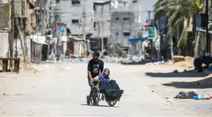  ?? ?? Netanyahu "desmentiu as alegações das organizaçõ­es internacio­nais sobre a fome em Gaza”.