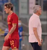  ?? GETTY ?? Fuori il gioiello Nicolò Zaniolo, 22 anni, esce a testa bassa davanti a Mourinho: la sua partita è finita all’8’ del secondo tempo