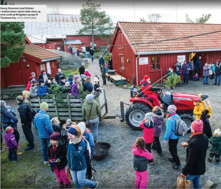  ?? FOTO: ESPEN SAND ?? Georg Simonsen med tittelen «traktornis­se» kjørte både store og små rundt på Bragdøya og opp til Thaulows hus.