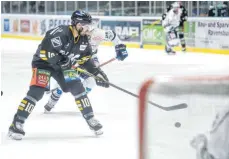  ?? FOTO: FELIX KÄSTLE ?? Andrew Kozek war zuletzt einer der auffälligs­ten Spieler und schoss in den vergangene­n beiden Spielen zwei Tore für die Towerstars.