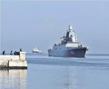  ?? FOTO EPA ?? Cuba. Fregata Amiral Gorșkov sosind în port la Havana.