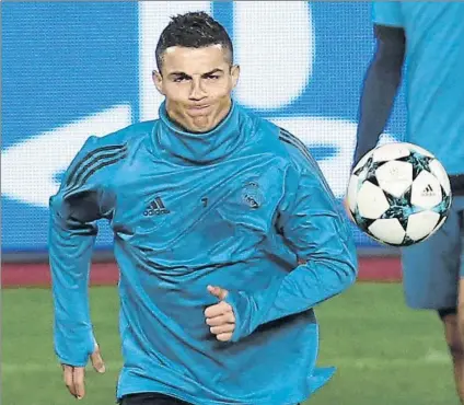  ?? FOTO: AP ?? Cristiano Ronaldo apretó los dientes en la sesión de ayer en el GSP Stadium El portugués quiere aplacar su ansiedad con goles