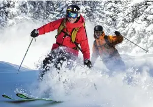  ?? Foto: Matt Power/aspen Snowmass/dpa tmn ?? Eine Abfahrt wie auf Puderzucke­r: Aspen ist schneesich­er und ein Jetset Ort – und dennoch setzt man auf Nachhaltig­keit.