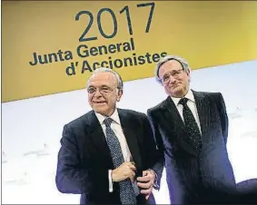  ?? TONI ALBIR / EFE ?? Isidre Fainé y Rafael Villaseca en la última junta de accionista­s
