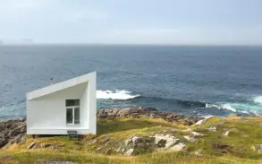  ?? CREDIT: KELLY DAVIS ?? Far Away From Far Away blends imagery, sound, and narration to transport viewers to Fogo
Island, a remote and magical part of Newfoundla­nd.