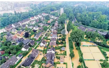  ??  ?? Um Hochwasser künftig zu entschärfe­n, sollen an der Düssel Überschwem­mungsfläch­en entstehen.