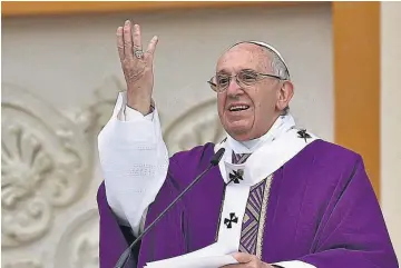  ??  ?? Llamado. El papa pide a los jóvenes que “sepan responder con generosida­d a su propia vocación”.