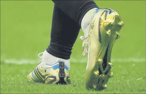  ?? Foto: getty ?? Argentina, muy pendiente del tobillo derecho de Leo Messi el capitán de la albicelest­e necesita rendir a tope en el decisivo duelo contra México