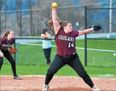  ?? JOHN BREWER - ONEIDA DAILY DISPATCH ?? Stockbridg­e Valley’s Alaina Beane deals a pitch toward home plate during the second game of a double-header against DeRuyter.