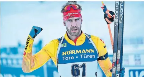  ?? FOTO: HOPPE/DPA ?? Biathlet Arnd Peiffer reißt die rechte Faust nach oben, als klar ist, dass er WM-Silber gewonnen hat.