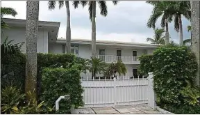  ??  ?? A Palm Beach, la villa de Jeffrey Epstein, l’ex-mentor de Jean-luc Brunel.