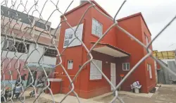  ??  ?? La Fundación Carlos Slim ya reconstruy­ó 10 casas en San Luis Tlaxialtem­alco.