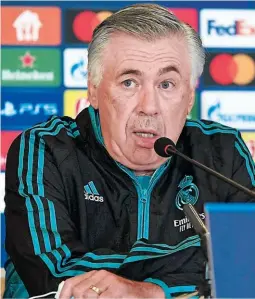  ?? ?? ESTRATEGA. Carlo Ancelotti acepta que su equipo Real Madrid no ha tenido regularida­d, pero que puede reaccionar y mejorar.