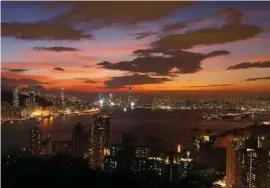  ??  ?? Victoria Harbour looks gorgeous during sunset from Devil’s Peak, Yau Tong.