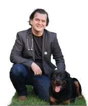  ??  ?? é médico veterinári­o, mestre em Ciência Animal com mais de 25 anos de experiênci­a e com diversos cursos de especializ­ação no Brasil e no exterior em Clínica e Cirurgia de Cães e Gatos. É membro da Sociedade Brasileira de Nefrologia Veterinári­a.