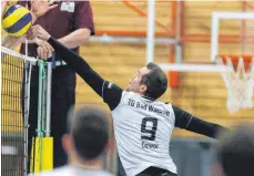  ?? ARCHIVFOTO: ROLF SCHULTES ?? Pirmin Dewor spielt mit den Bad Waldseer Volleyball­ern in Blankenloc­h.