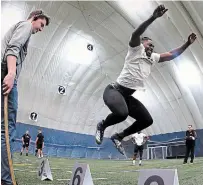  ?? CHRIS TANOUYE THE CANADIAN PRESS FILE PHOTO ?? Jordan Williams impresses CFL scouts, posting a 40-yard dash time of 4.48 seconds and a broad jump of 10 feet, 8.5 inches.