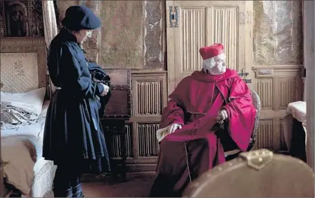  ?? Giles Keyte
Masterpiec­e/BBC ?? MARK RYLANCE , left, portrays Thomas Cromwell, Jonathan Pryce is Cardinal Wolsey in “Wolf Hall,” based on Hilary Mantel’s novels.