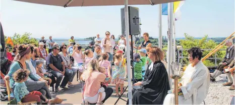  ?? FOTO: GISELA SGIER ?? Tautenhofe­ner Kinder beteiligen sich am Sonntag im Rahmen des Galluskape­llenfestes am ökumenisch­en Gottesdien­st.