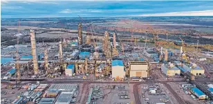  ?? THE CANADIAN PRESS ?? Inter Pipeline’s Heartland Petrochemi­cal Complex in Fort Saskatchew­an, Alta. Brookfield Infrastruc­ture Partners has made an $8.6-billion hostile offer for the company.