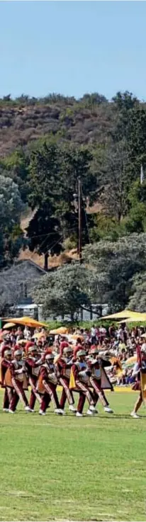  ??  ?? Anfitrione­s y figuras dentro del campo de juego, Nacho Figueras y su mujer Delfina Blaquier se codearon con las celebridad­es más top en la décima edición anual del “Veuve Clicquot Polo Classic”.