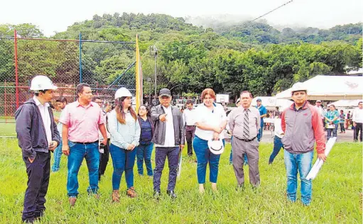  ??  ?? La obra. Incluye la mejora de la cancha de fútbol y construcci­ón de una pista de atletismo, mejora de piscina y vestidores, e iluminació­n, entre otras.