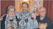  ?? FOTO: PM ?? Die Gewinner des Adventspre­isrätsels des Schwäbisch­en Albvereins Ortsgruppe Tuttlingen (v. l.): Angelika Vogel, René Gärtner und Walter Lang.