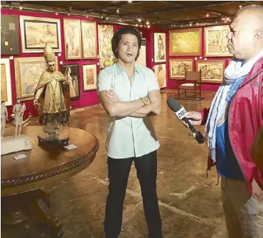  ??  ?? Robin Padilla came to bid for the Bonifacio letters.