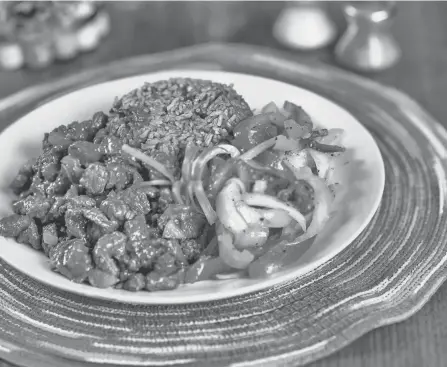  ?? PHOTOS COURTESY OF AVA’S TASTE OF THE CARIBBEAN ?? Pepper steak bowl at Ava’s Taste of the Caribbean.