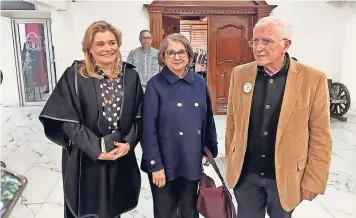  ?? ?? En la reunión estuvieron presentes la gobernador­a Maru Campos, el presidente municipal de Cuauhtémoc, Humberto Pérez y la presidenta del DIF Estatal, María Eugenia Galván