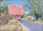  ?? HT PHOTO ?? ■ The board outside Kesalingay­apalle, Andhra Pradesh, which bans members of other religions from trying to enter it.