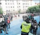  ?? FOTO: EFE ?? Isabel Díaz Ayuso celebra la victoria con Pablo Casado.
Alta participac­ión de votantes