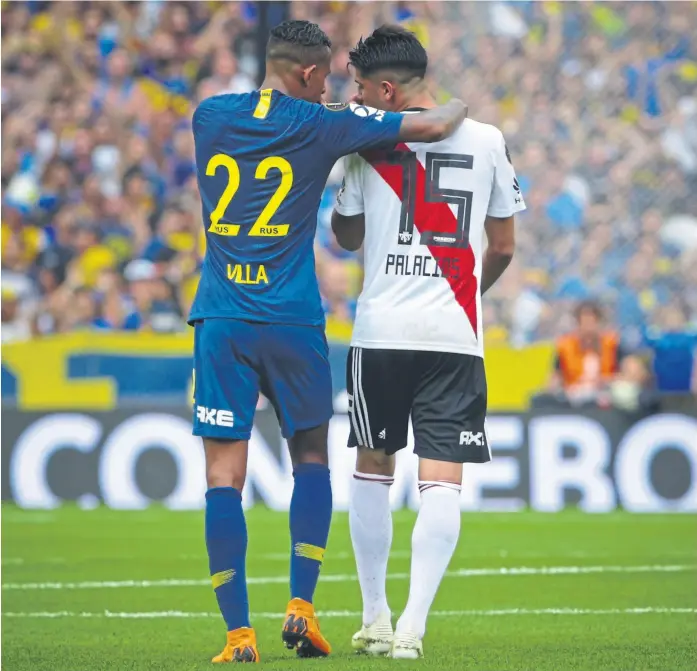  ?? Daniel jayo ?? Sebastián Villa y Exequiel Palacios tras el 2-2 de la ida; los dos planteles están convencido­s de que el 24 levantarán la Copa Libertador­es