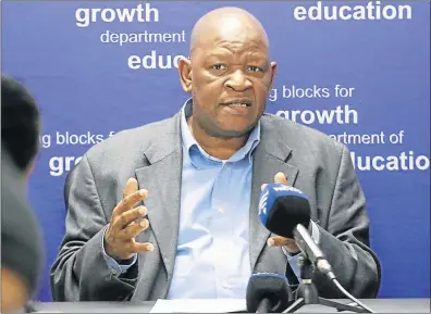  ?? Picture: SIBONGILE NGALWA ?? CLEARING THINGS UP: Education MEC, Mandla Makupula addresses the media at the East London Education Leadership Institute in the city yesterday