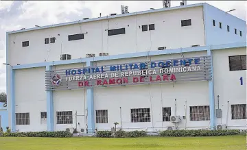  ??  ?? DOMINICANA. VISTA DEL HOSPITAL MILITAR RAMÓN DE LARA, DONDE SE ENCUENTRA INTERNADO UN TURISTA ITALIANO DE 62 AÑOS, QUE ESTÁ EN AISLAMIENT­O, FUE EL PRIMER CASO EN LA ISLA.