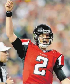  ?? FOTO: AFP/KEVIN C. COX ?? Matt Ryan, Quarterbac­k der Atlanta Falcons, ist nach einer starken Saison Kandidat für den Titel „wertvollst­er Spieler“(MVP) der regulären Saison. Aber er will mehr: den ersten Super-Bowl-Ring.