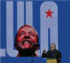  ?? ?? Lula, Ikone der Linken, setzt im Wahlkampf vor allem auf Nostalgie. Der Sohn armer Eltern und ehemaliger Gewerkscha­ftsführer regierte Brasilien bereits von Anfang 2003 bis Ende 2010.