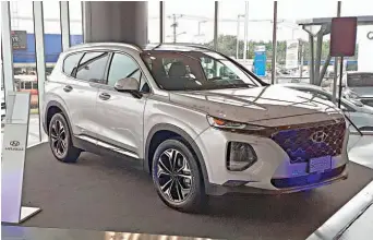  ??  ?? Modelo prestigios­o. Hyundai Santa Fe 2020 se puede adquirir en Grupo Q Los Próceres, San Miguel y Santa Ana.