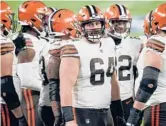  ?? AP FILE ?? Browns center JC Tretter (64), president of the players’ union, tested positive for COVID-19 on Thursday. Tretter says he has received the vaccine booster.