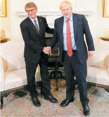  ?? PHOTO AFP ?? Reçu par Boris Johnson ( à droite) hier, le président du Parlement européen, l’italien David Sassoli, a déploré qu’il n’y ait eu « aucun progrès » dans les négociatio­ns.
