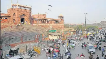  ?? AP FILE ?? The Delhi government has decided to give a facelift to the area around the Jama Masjid.