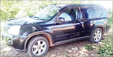  ?? (Courtesy pic) ?? A black Nissan X-Trail SUV belonging to Ekhaya Funeral Services, which is similar to the hearse that was stolen by the three suspects, who ended up in a chase and shootout with the police at Emsindza in Dvokolwako on Sunday.