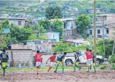  ?? FOTO: CORTESÍA USAID ?? En la colonia La Travesía se han realizado campeonato­s de fútbol.