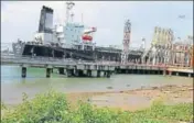  ?? TWITTER ?? MT New Prosperity, a US crude oil carrier, arrives at Paradip port in Odisha on Monday.