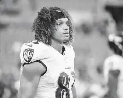  ?? ULYSSES MUÑOZ/BALTIMORE SUN ?? The Ravens’ Willie Snead donated money to help a woman who was assaulted and had her house burned down.