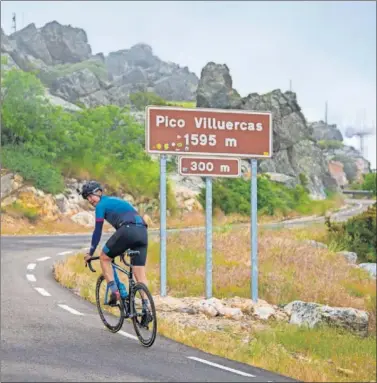  ??  ?? Santi Blanco, en el tramo final de la ascensión inédita al Pico Villuercas que se estrena en La Vuelta.
